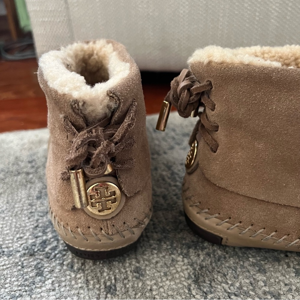 Tory Burch suede mocassin booties size 7. - Picture 2 of 14